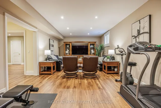 Additional image 35 of 2 Fairway Rd