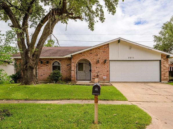 5511 Hickory Forest Dr, Houston, TX 77088