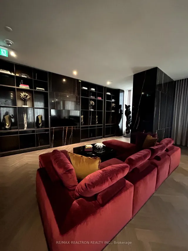 Additional image 2 of 11 Yorkville Ave Unit 5804