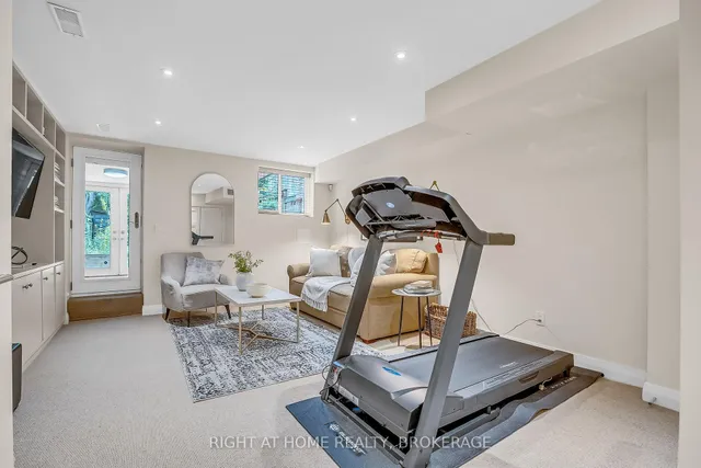 Additional image 35 of 161 Langley Ave