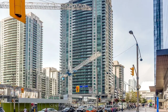 Additional image 3 of 30 Grand Trunk Cres Unit 3311