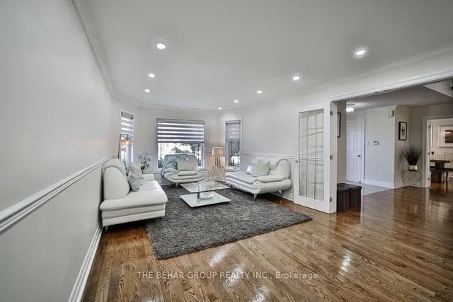 Additional image 8 of 28 Ridelle Crt