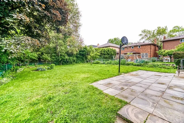 Additional image 38 of 627 Conacher Dr