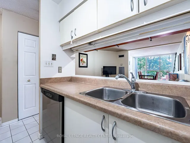 Additional image 11 of 20 Southport St Unit 402