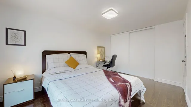 Additional image 26 of 16 Caronia Sq