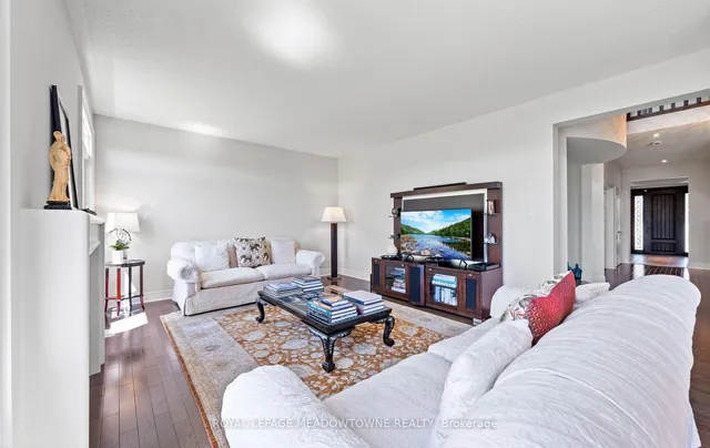 Additional image 17 of 6 Xavier Crt