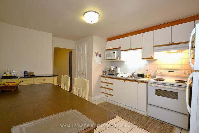 Additional image 6 of 4 Chandos Ave