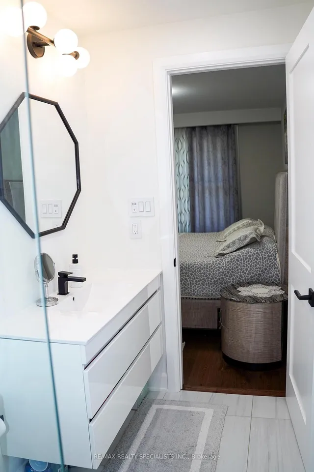 Additional image 16 of 52 Robinglade Dr