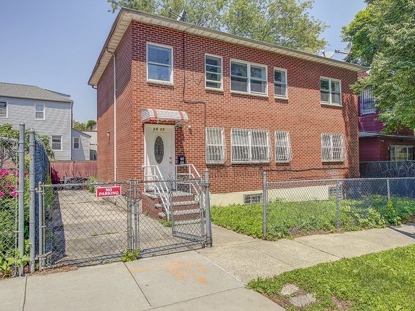 3932 54th St, Flushing, NY 11377