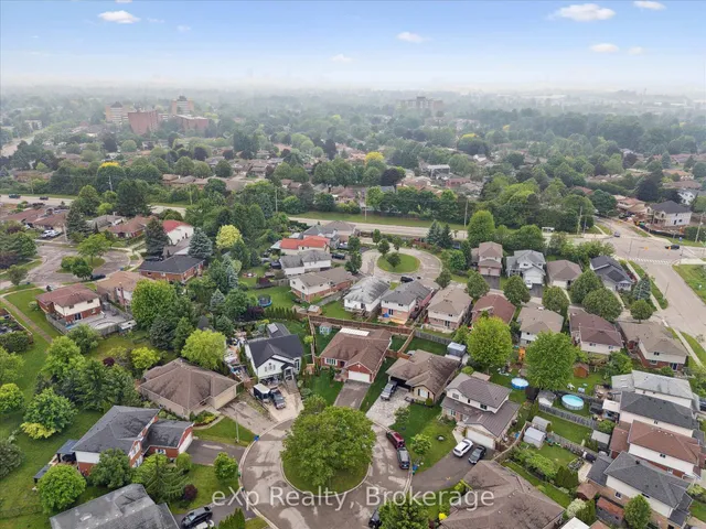 Additional image 36 of 916 Keewatin Pl
