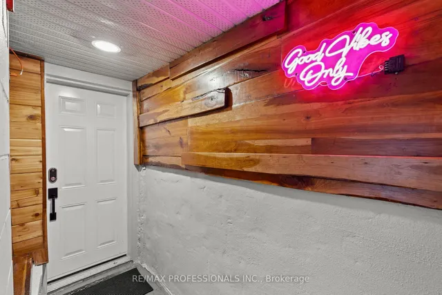 Additional image 41 of 37 West Lynn Ave