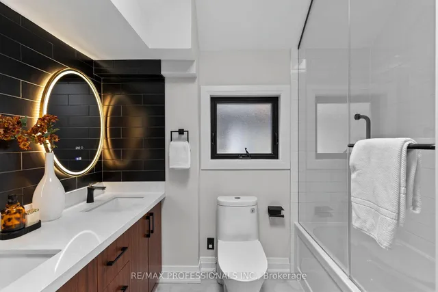 Additional image 31 of 37 West Lynn Ave