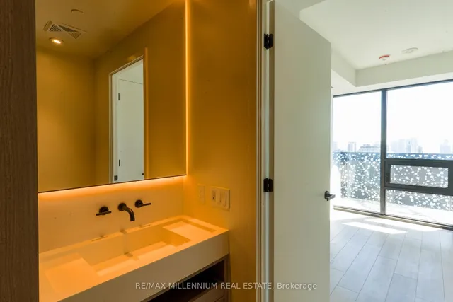 Additional image 19 of 55 Charles St Unit 3604