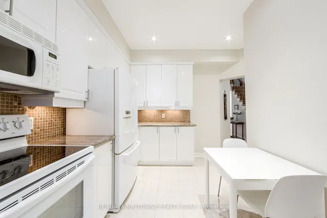 Additional image 14 of 300 Ravineview Way Unit 21