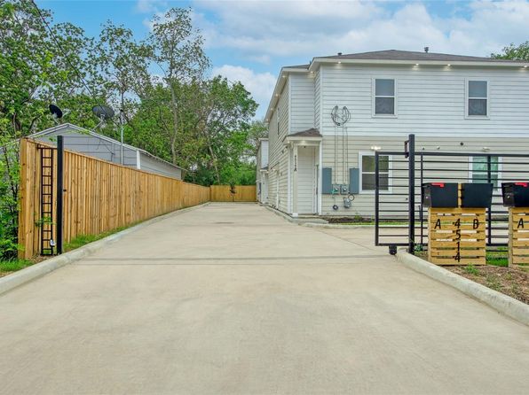 4512 Brinkley St #A-B, Houston, TX 77051