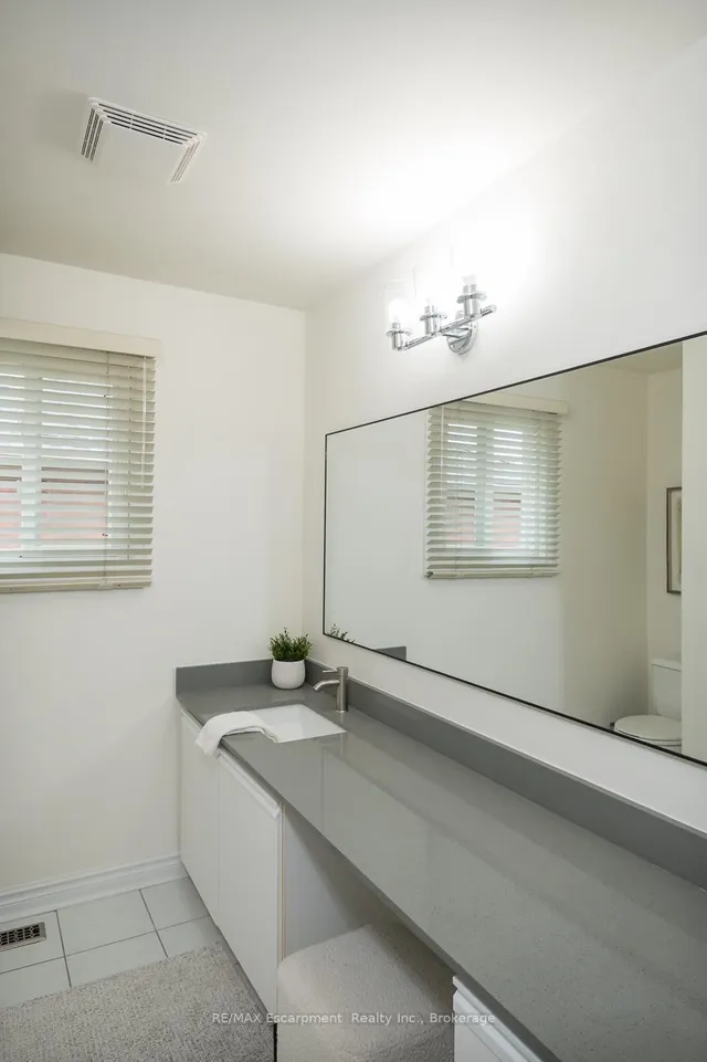 Additional image 32 of 1220 Grandview Dr