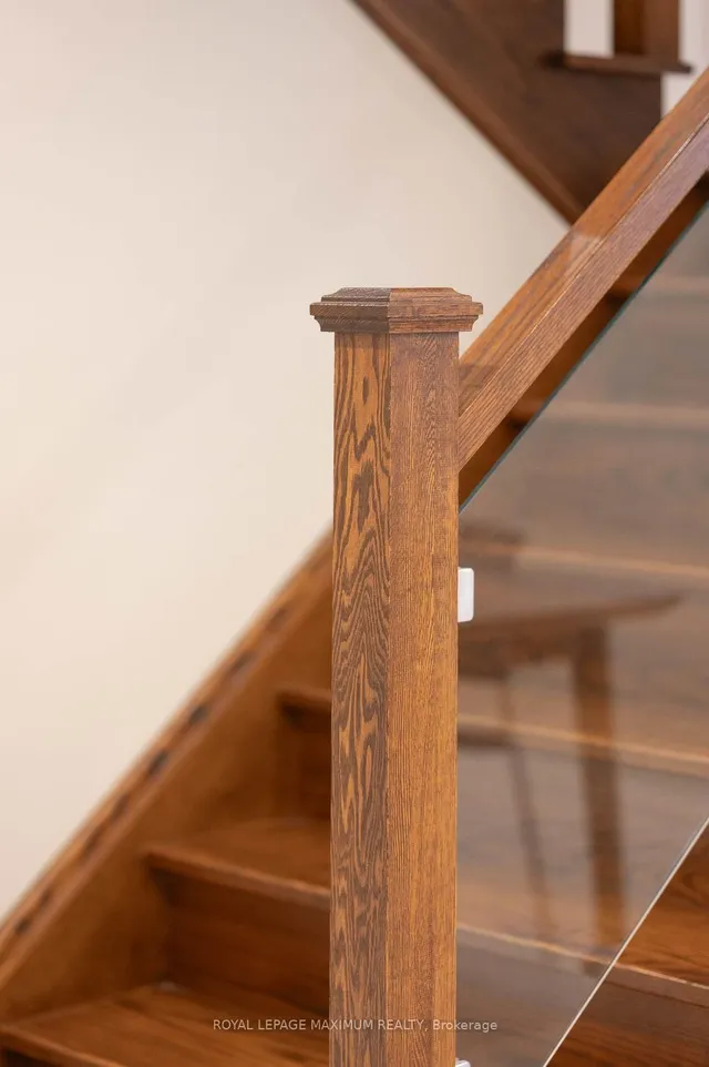 Additional image 37 of 76 Langholm Dr