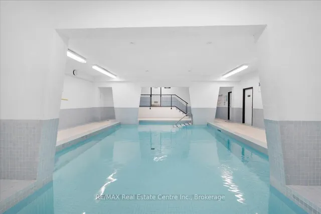 Additional image 20 of 975 WARWICK Crt Unit 806