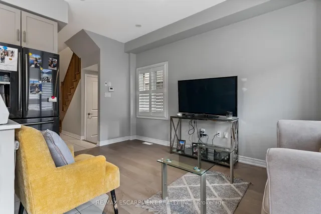 Additional image 7 of 377 Glancaster Rd Unit 20