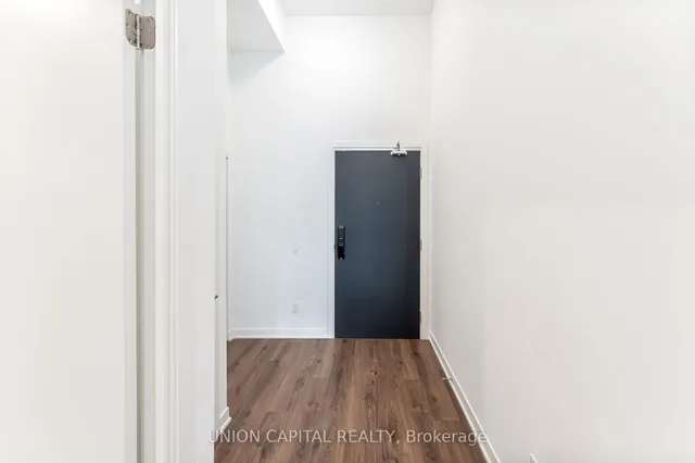 Additional image 21 of 405 Dundas St Unit 114