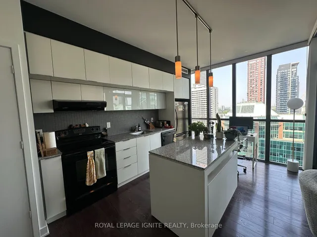 Additional image 35 of 110 Charles St Unit 1809