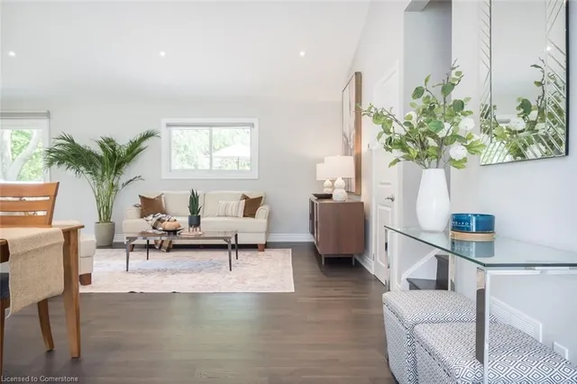 Additional image 4 of 6 Kew Crt