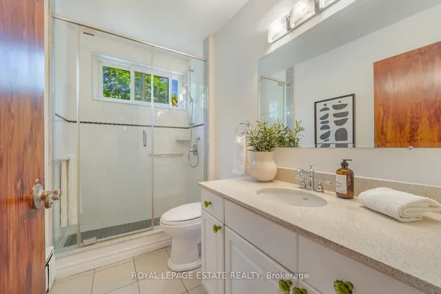 Additional image 31 of 21 Benlamond Ave Unit 4