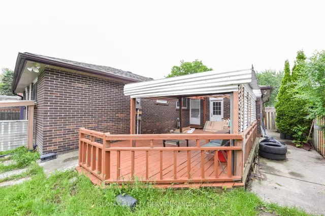 Additional image 31 of 24 Earlton Crt
