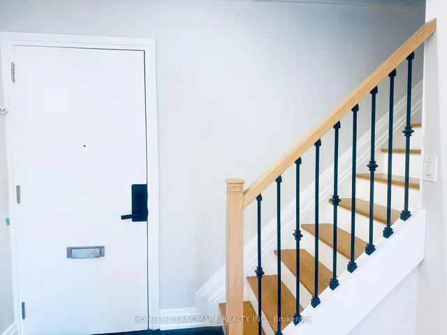 Additional image 3 of 5879 Bathurst St Unit 213