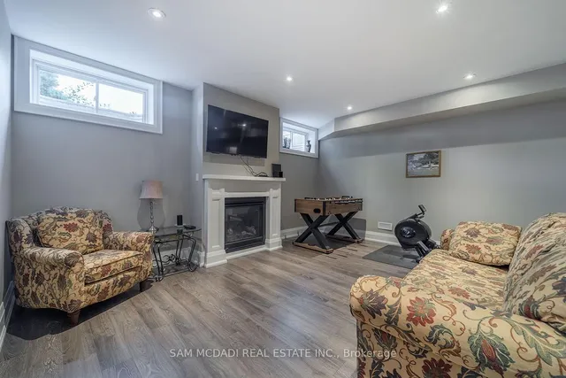 Additional image 5 of 2163 Deyncourt Dr