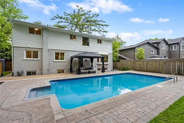 Additional image 35 of 250 LINWOOD Cres