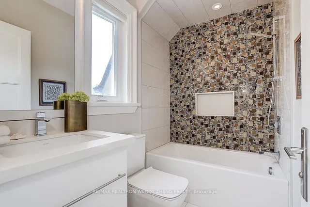 Additional image 29 of 93 Parkview Ave