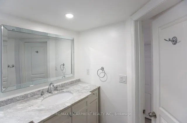 Additional image 4 of 346 Hughson St