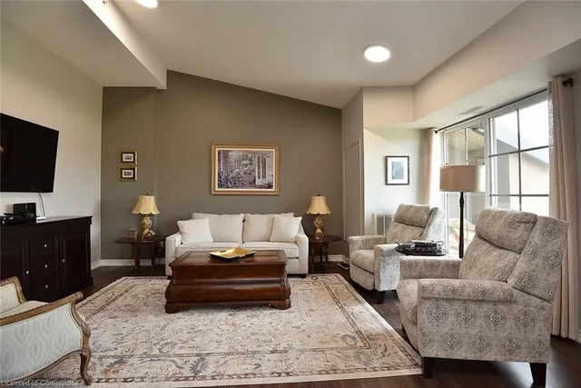 Additional image 9 of 262 Dundas St Unit 406