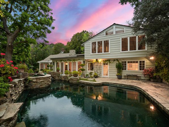 2576 Benedict Canyon Dr, Beverly Hills, CA 90210