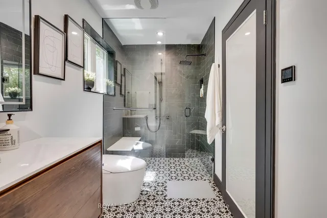 Additional image 30 of 43 Cedarcrest Dr