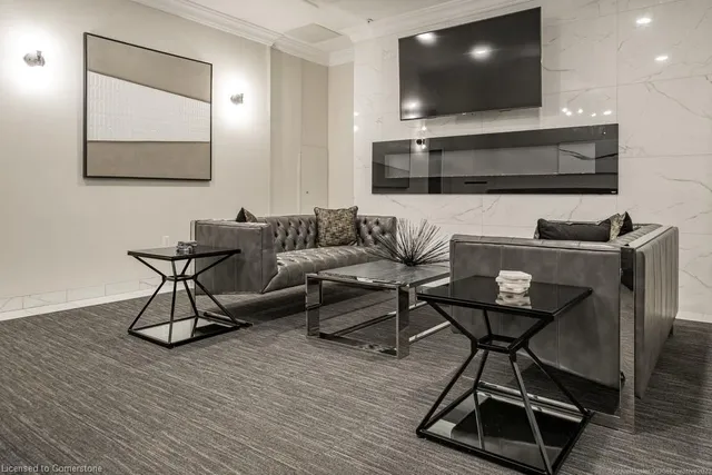 Additional image 30 of 118 King Street East St Unit 723