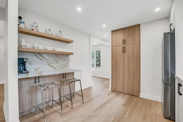 Additional image 11 of 33 Pettibone Sq