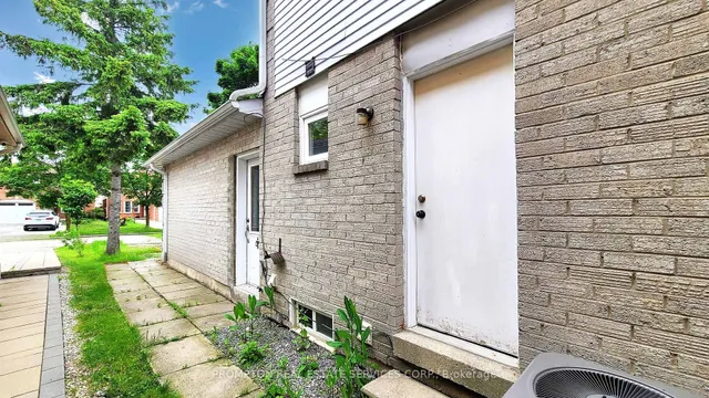 Primary image of 409 Silverthorne Cres