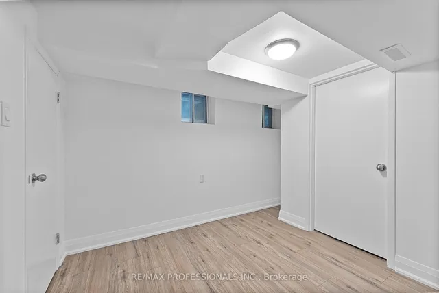 Additional image 50 of 875 Royal York Rd