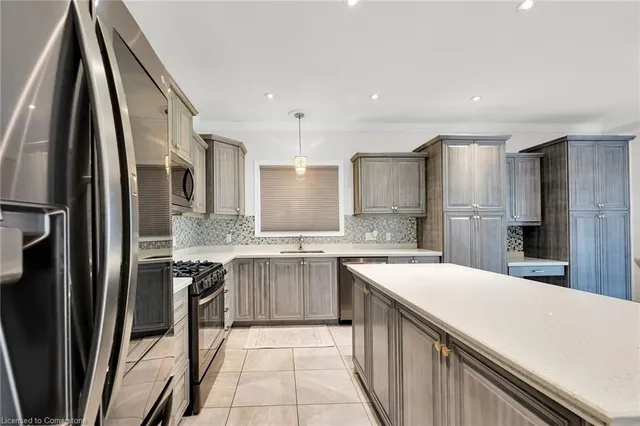 Additional image 17 of 216 Eleanor Ave