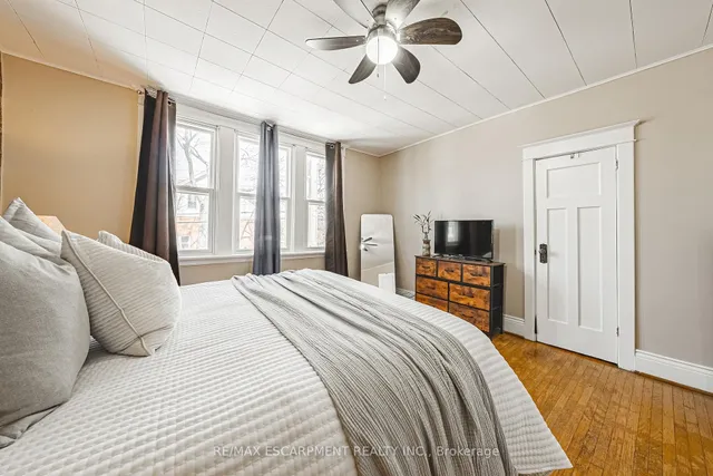 Additional image 13 of 460 Maple Ave