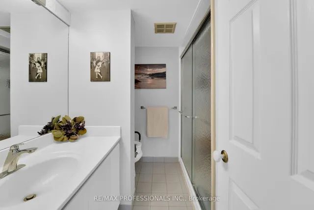 Additional image 2 of 45 Kingsbridge Garden Circ Unit 905