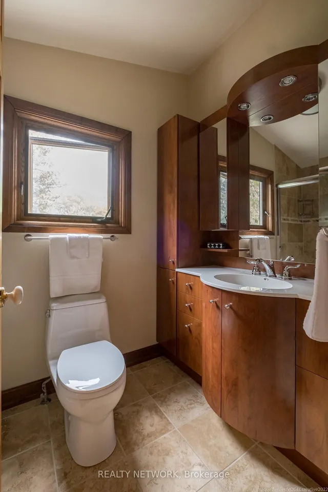 Additional image 21 of 993 Regional Rd