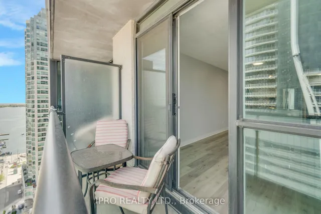 Additional image 33 of 16 Yonge St Unit 2007