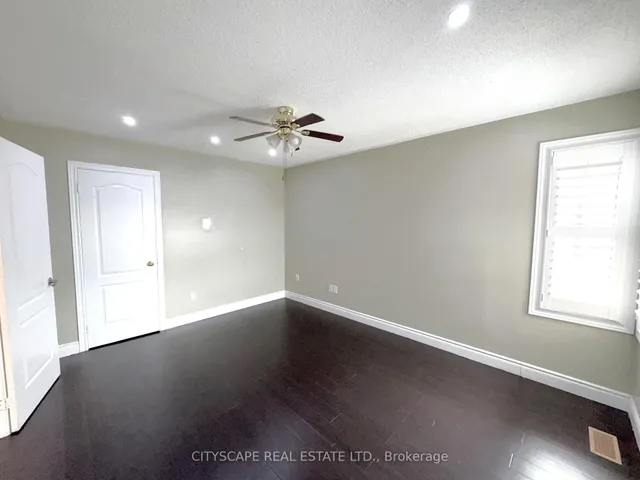 Additional image 23 of 19 Bottlebrush Dr