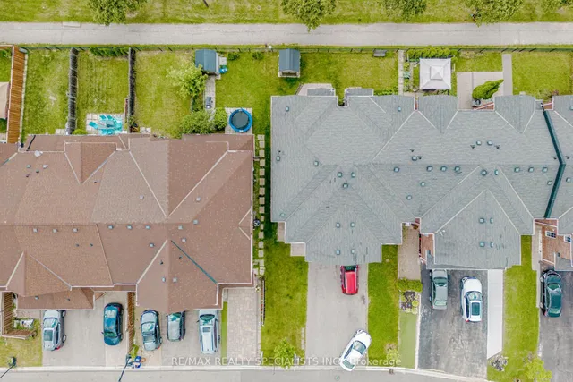 Additional image 43 of 1242 Mowat Lane