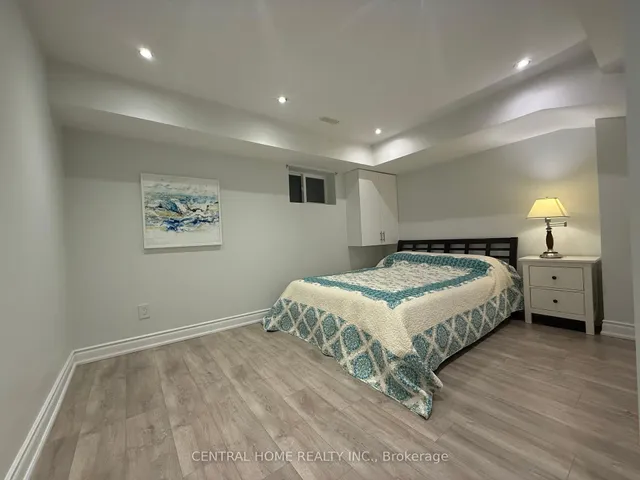 Additional image 33 of 298. Poyntz Ave