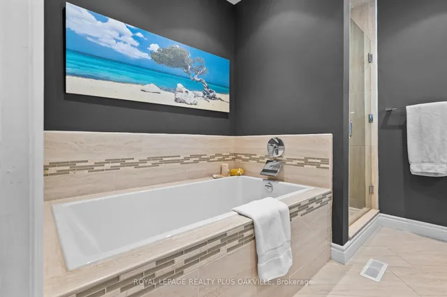 Additional image 21 of 5255 Lakeshore Rd Unit 49