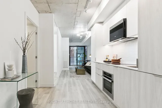 Additional image 16 of 28 Eastern Ave Unit 401